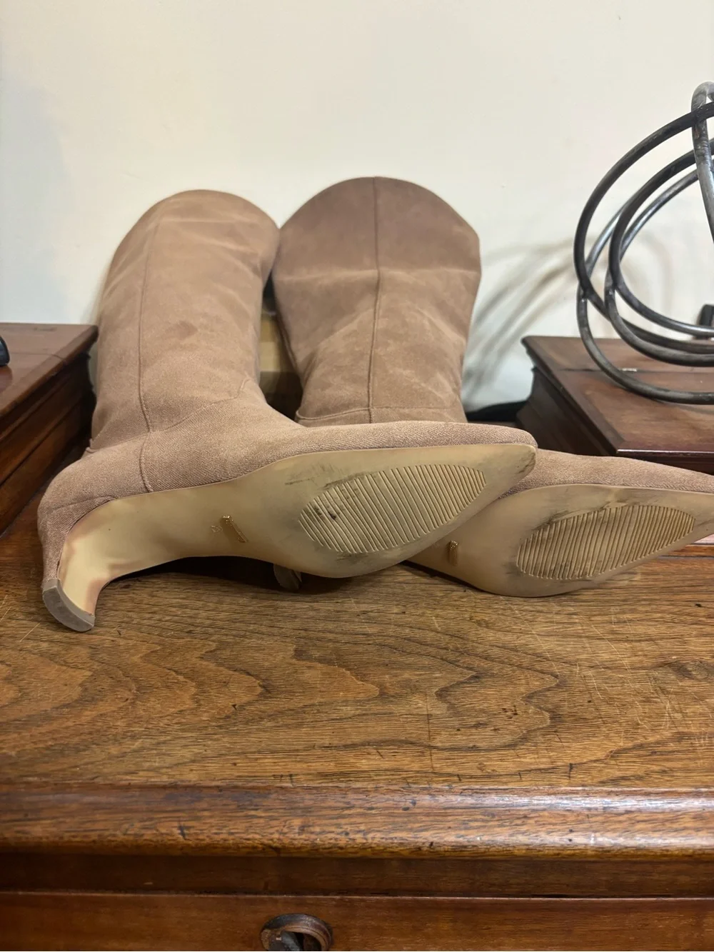 Luka by BILLINI Taupe Faux Suede Knee High Boots Pointed Toe Size 8 New Like
